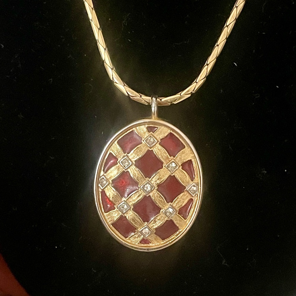 Vintage Givenchy 1980 Lattice design gold plated with red enamel necklace
